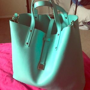 Tiffany’s handbag.